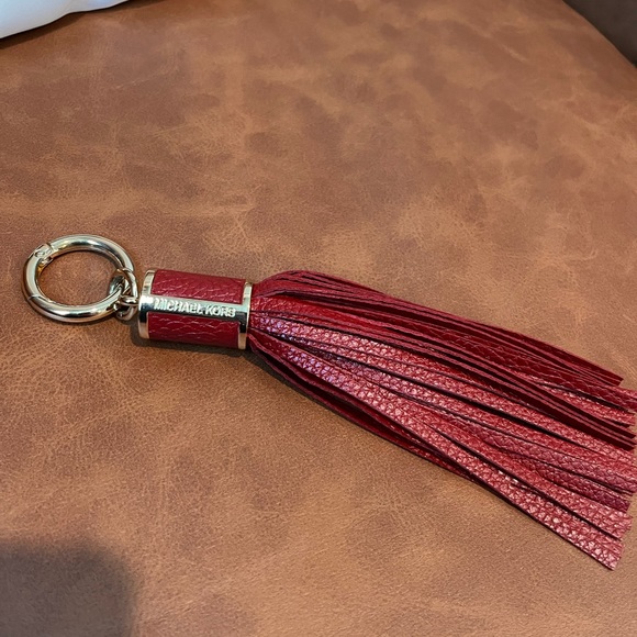 Michael Kors Collection Crossbody and BONUS tassel keychain! - Picture 2 of 7